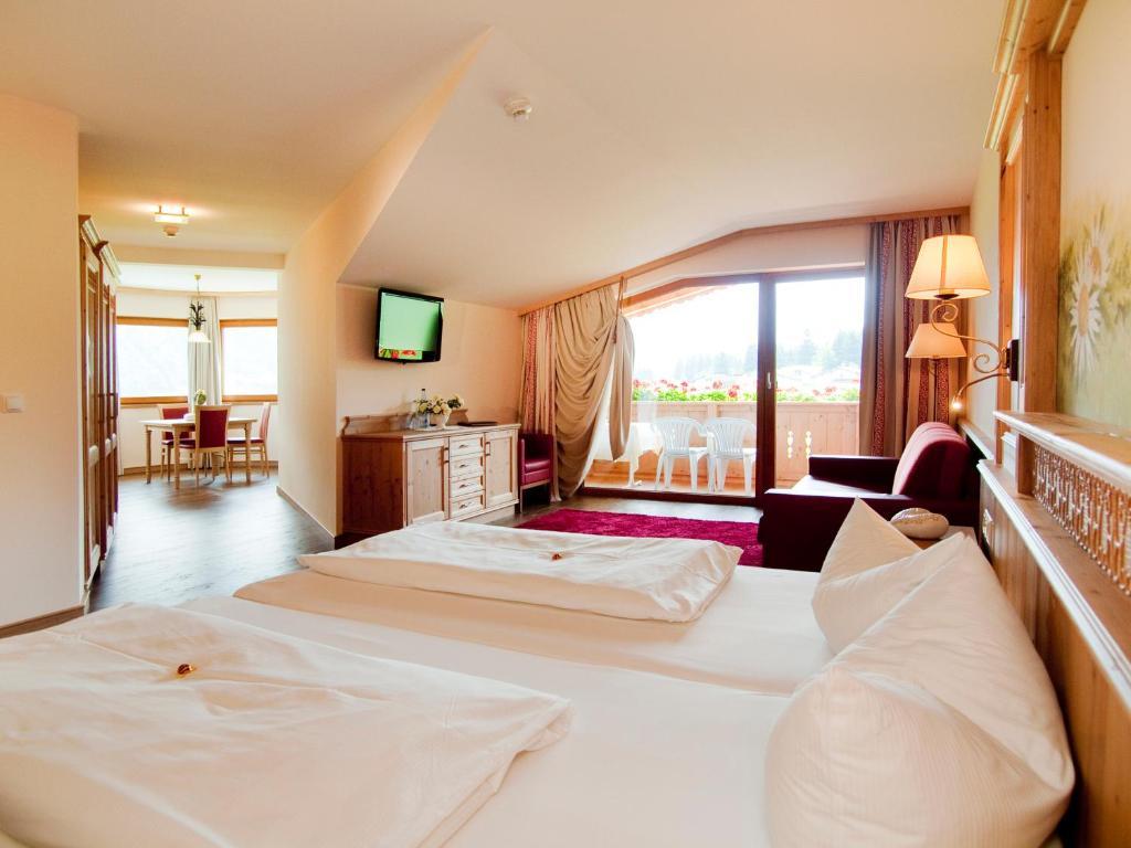 Hotel Magdalena Im Zillertal - Urlaub Mit Hund Ried im Zillertal Room photo